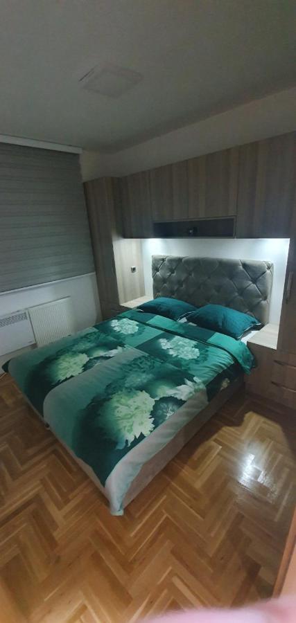 Apartman Lux S&V 1 Lukavica Istocno Sarajevo Hilandarska Centar Apartment Екстериор снимка