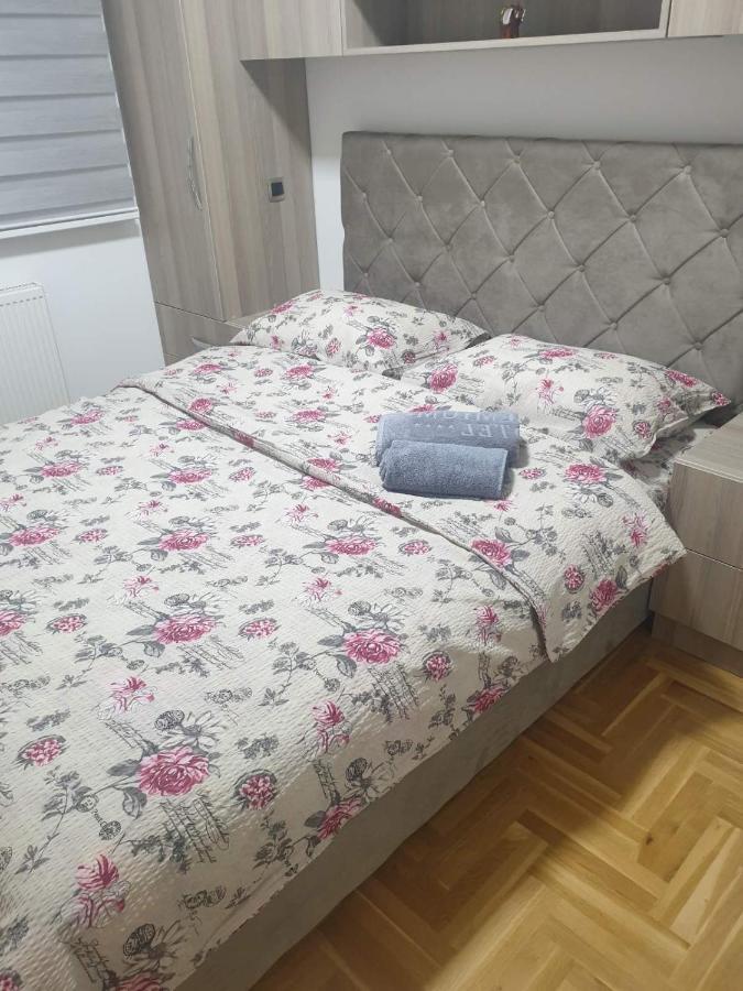 Apartman Lux S&V 1 Lukavica Istocno Sarajevo Hilandarska Centar Apartment Екстериор снимка